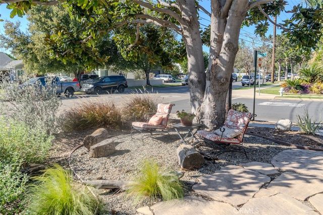 2539 Santiago, Santa Ana, CA 92706