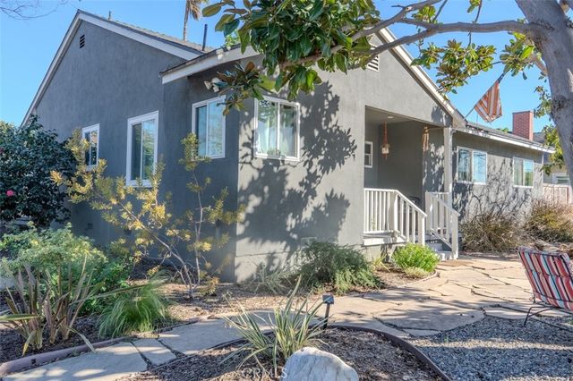 2539 Santiago, Santa Ana, CA 92706