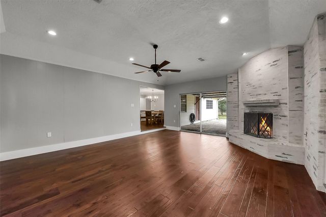 3405 Longherridge Drive, Pearland, TX 77581