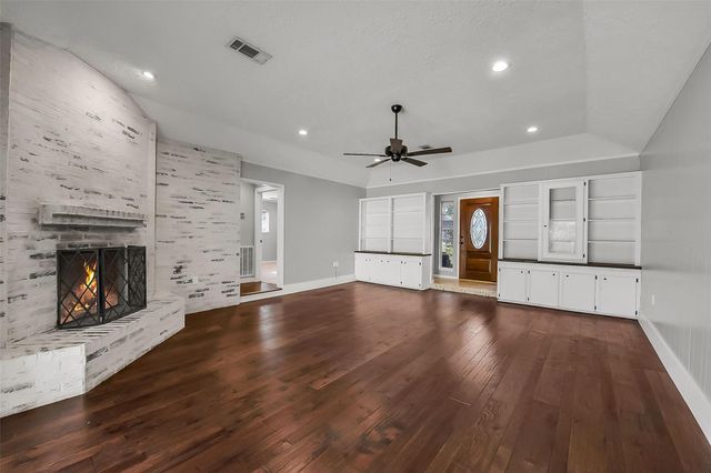 3405 Longherridge Drive, Pearland, TX 77581