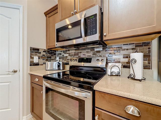 27132 ROANOKE DRIVE, Leesburg, FL 34748