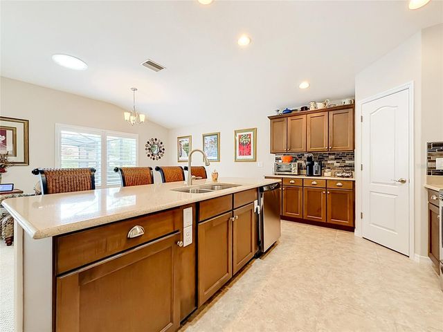 27132 ROANOKE DRIVE, Leesburg, FL 34748