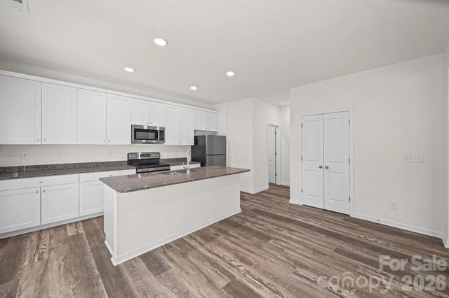 7813 E Lane Drive, Charlotte, NC 28212