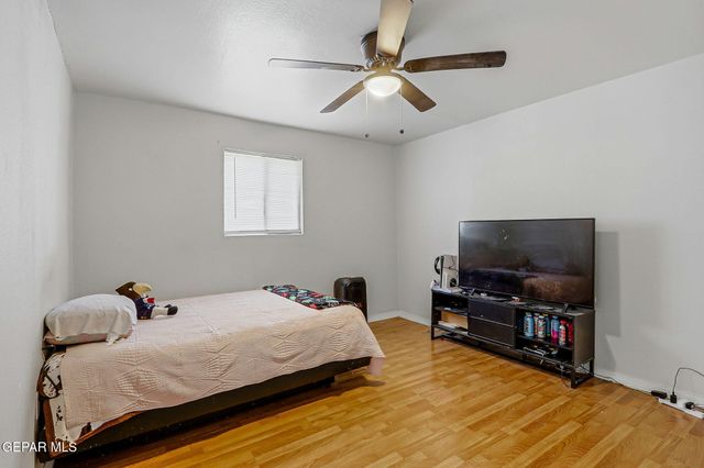 10540 Socorro Road, Socorro, TX 79927