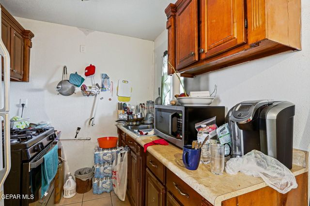 10540 Socorro Road, Socorro, TX 79927