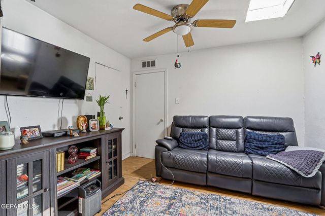 10540 Socorro Road, Socorro, TX 79927