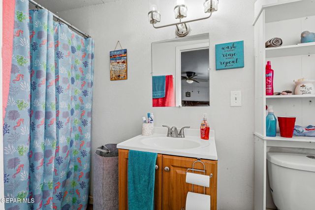 10540 Socorro Road, Socorro, TX 79927