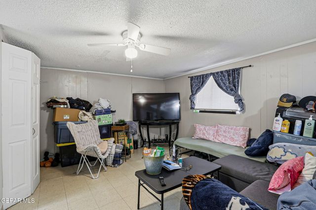 10540 Socorro Road, Socorro, TX 79927