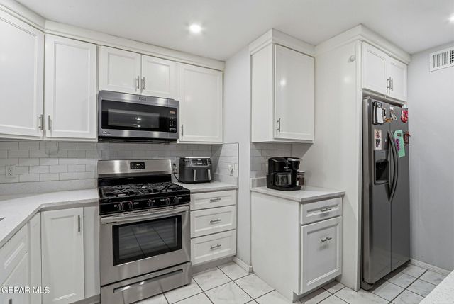 10540 Socorro Road, Socorro, TX 79927