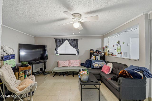 10540 Socorro Road, Socorro, TX 79927