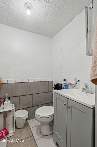 10540 Socorro Road, Socorro, TX 79927