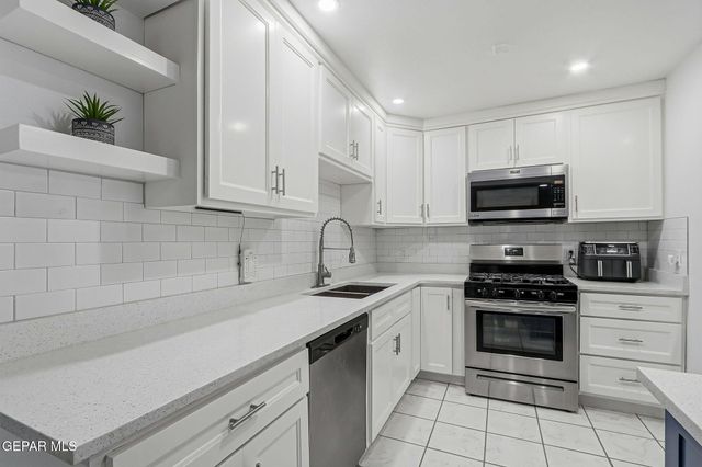 10540 Socorro Road, Socorro, TX 79927