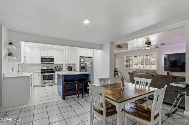 10540 Socorro Road, Socorro, TX 79927