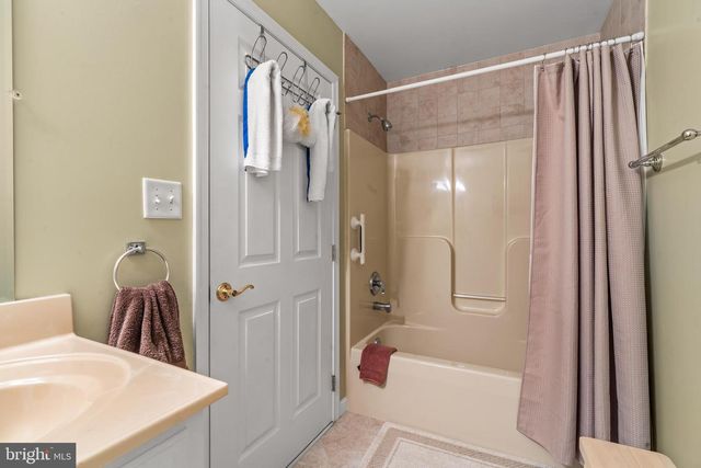 121 CHANTILLY CT, Hagerstown, MD 21740