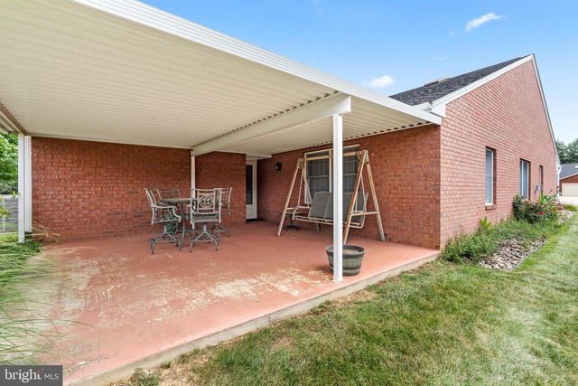 121 CHANTILLY CT, Hagerstown, MD 21740