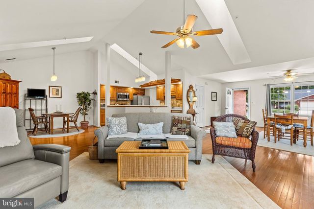 121 CHANTILLY CT, Hagerstown, MD 21740