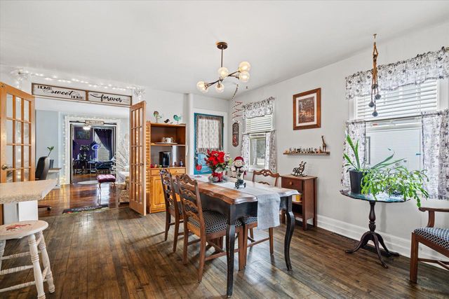 820 N 8th STREET, Manitowoc, WI 54220