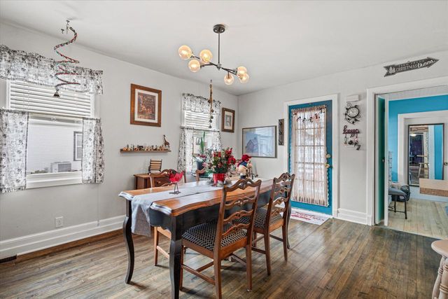 820 N 8th STREET, Manitowoc, WI 54220