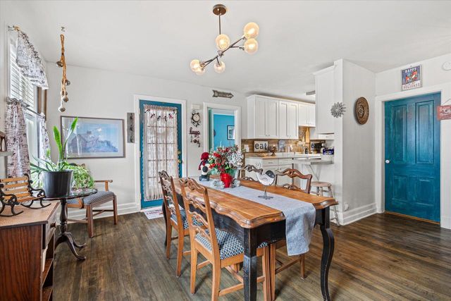 820 N 8th STREET, Manitowoc, WI 54220