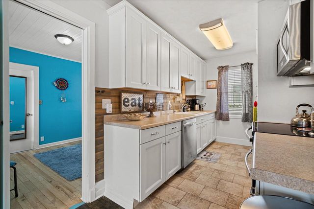 820 N 8th STREET, Manitowoc, WI 54220