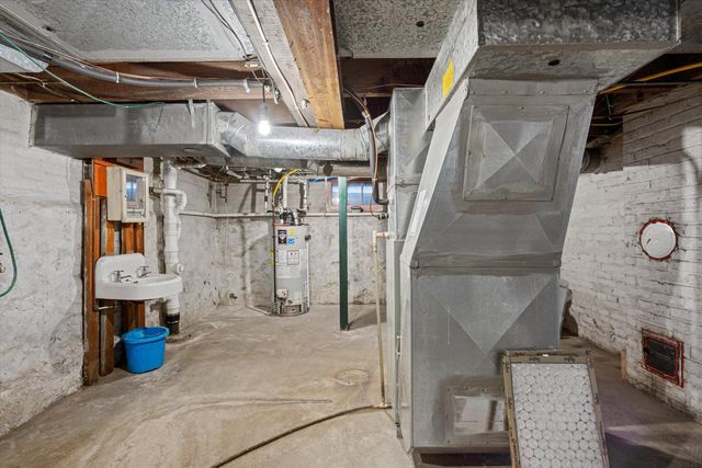 820 N 8th STREET, Manitowoc, WI 54220