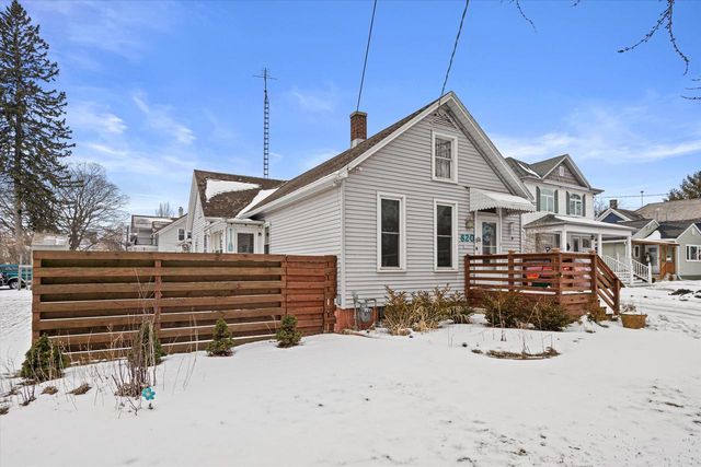 820 N 8th STREET, Manitowoc, WI 54220