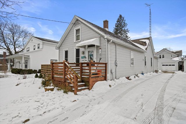 820 N 8th STREET, Manitowoc, WI 54220