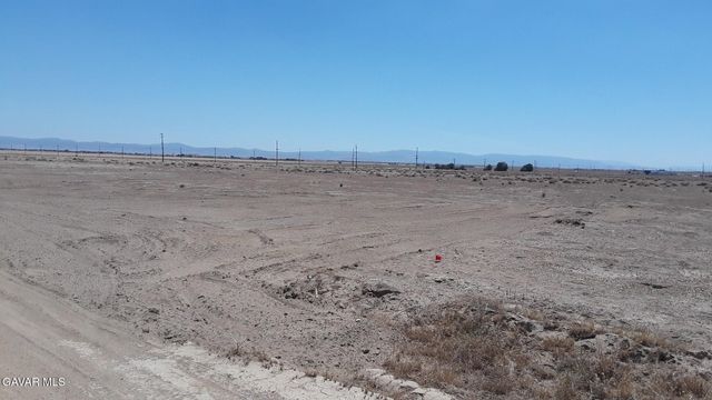 67th St W, Rosamond, CA 93560