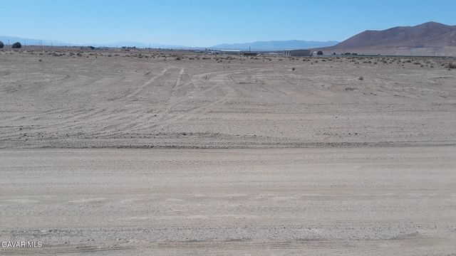 67th St W, Rosamond, CA 93560