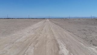 67th St W, Rosamond, CA 93560
