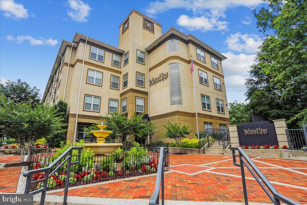 Image 1 of property listing at 11750 OLD GEORGETOWN #2136, North Bethesda, MD 20852