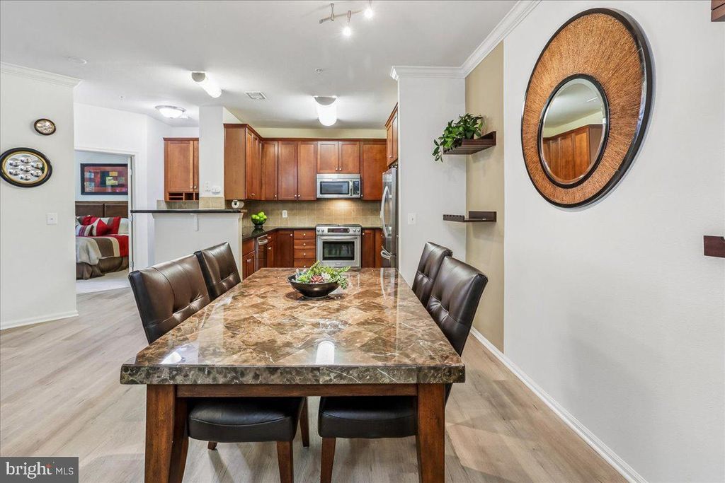 Image 10 of property listing at 11750 OLD GEORGETOWN #2136, North Bethesda, MD 20852