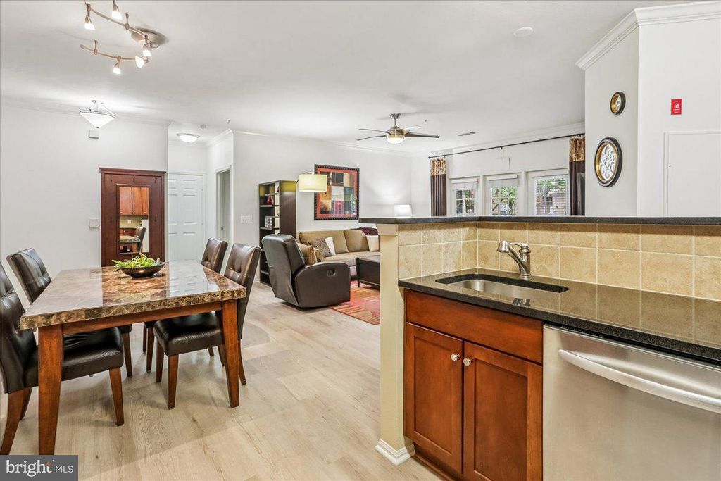 Image 14 of property listing at 11750 OLD GEORGETOWN #2136, North Bethesda, MD 20852