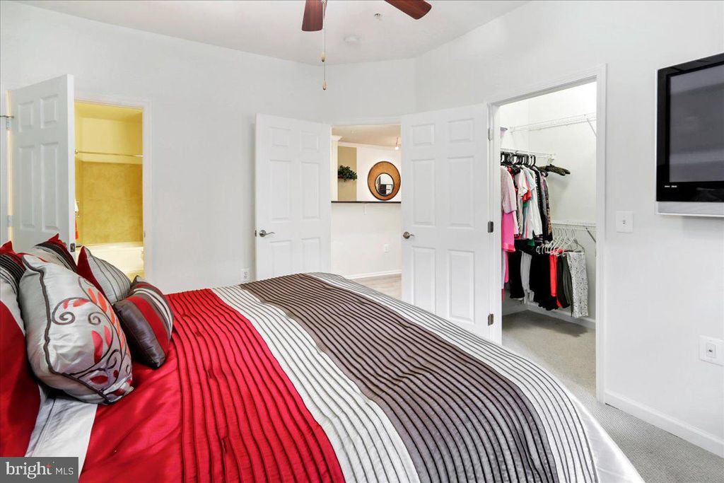 Image 18 of property listing at 11750 OLD GEORGETOWN #2136, North Bethesda, MD 20852
