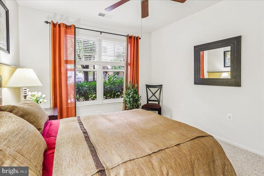 Image 23 of property listing at 11750 OLD GEORGETOWN #2136, North Bethesda, MD 20852