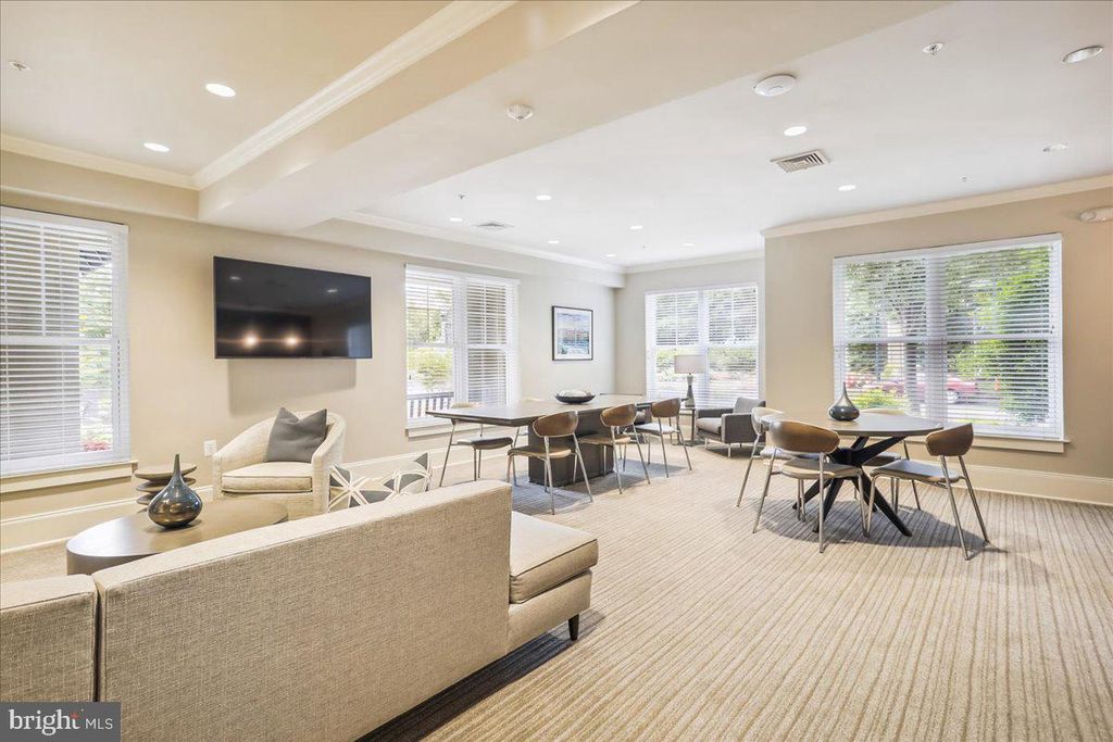 Image 37 of property listing at 11750 OLD GEORGETOWN #2136, North Bethesda, MD 20852