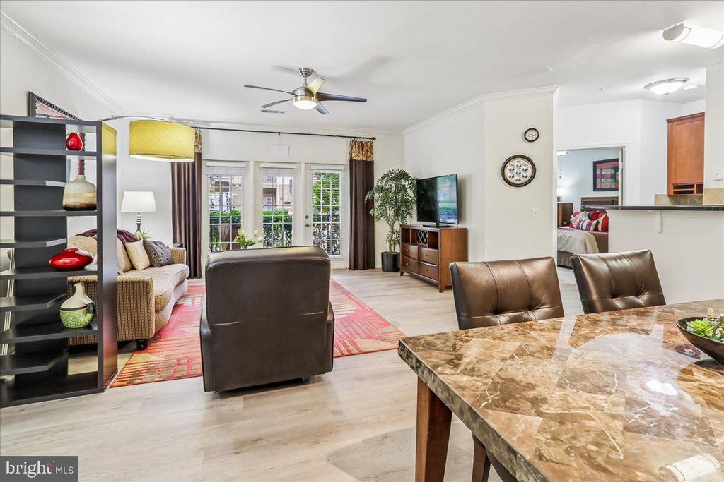 Image 3 of property listing at 11750 OLD GEORGETOWN #2136, North Bethesda, MD 20852