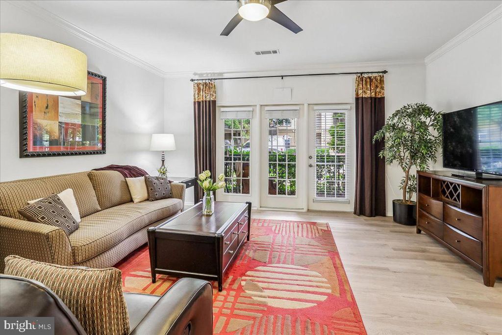 Image 5 of property listing at 11750 OLD GEORGETOWN #2136, North Bethesda, MD 20852