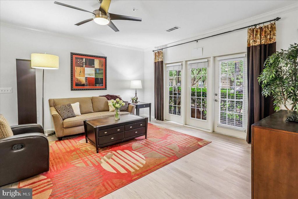 Image 6 of property listing at 11750 OLD GEORGETOWN #2136, North Bethesda, MD 20852