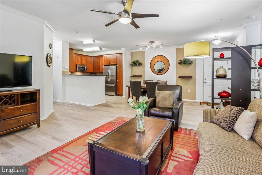 Image 7 of property listing at 11750 OLD GEORGETOWN #2136, North Bethesda, MD 20852