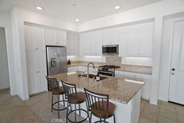 27410 N Merlin 205, Valencia, CA 91381