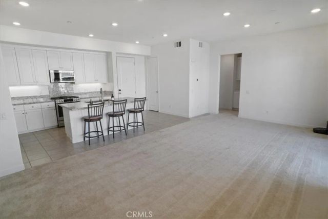 27410 N Merlin 205, Valencia, CA 91381