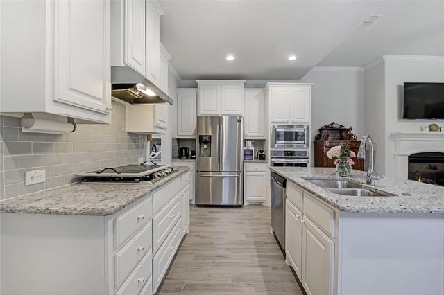 932 Parkside Drive, Argyle, TX 76226