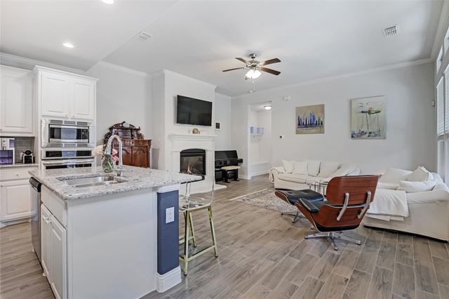 932 Parkside Drive, Argyle, TX 76226