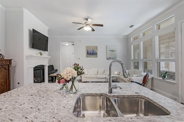 932 Parkside Drive, Argyle, TX 76226