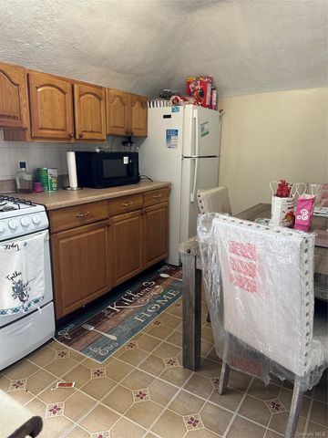 3643 Paulding Avenue, Bronx, NY 10469