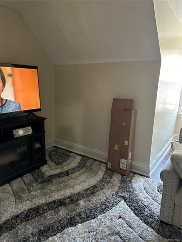 3643 Paulding Avenue, Bronx, NY 10469