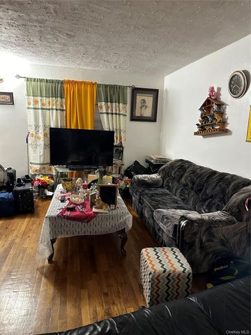 3643 Paulding Avenue, Bronx, NY 10469