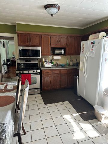 3643 Paulding Avenue, Bronx, NY 10469