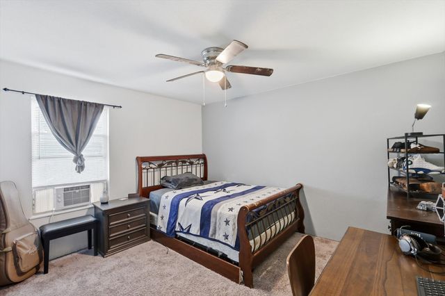 2518 Gladstone Drive, Dallas, TX 75211